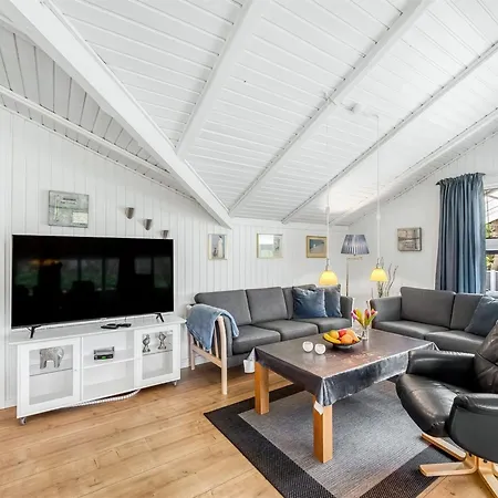 Penka - 550m To The Fjord By Interhome