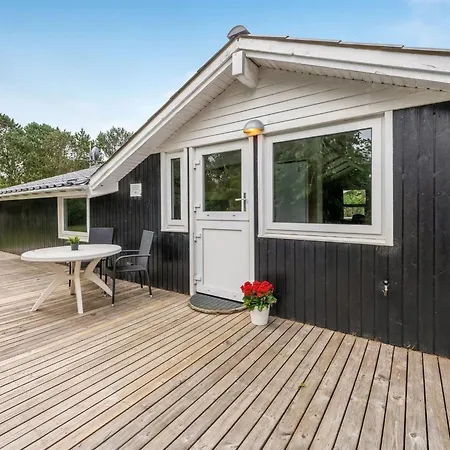 Penka - 550m To The Fjord By Interhome